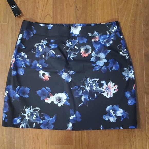 Jacob Floral Mini Skirt - Picture 2 of 2
